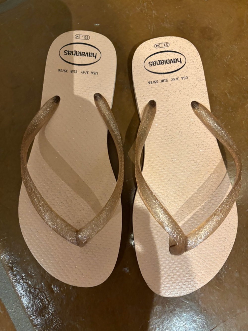 Havaianas Glitter Strap Flip Flops in Rose Gold size US 3/4 or 33-34